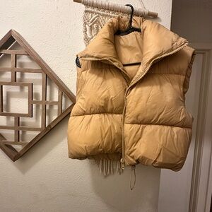 Size small tan puffer vest